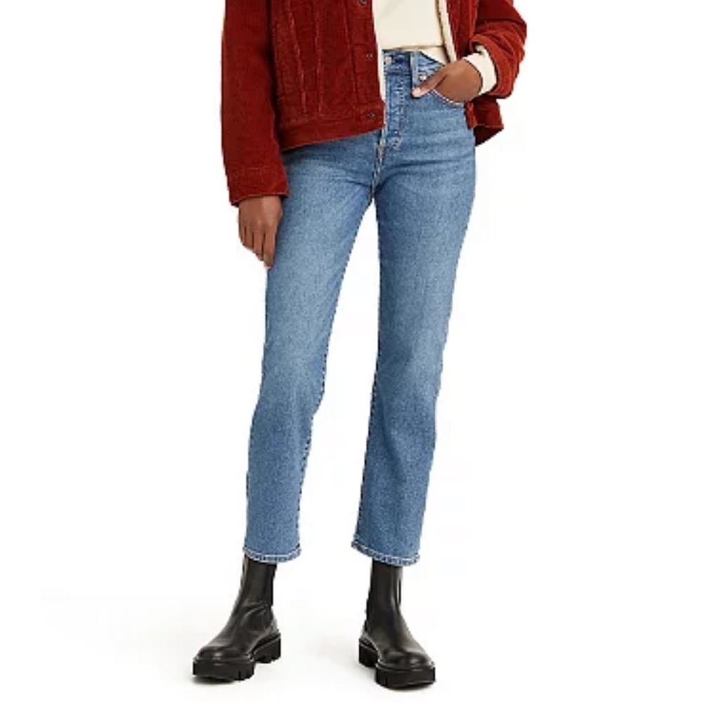 NWT Levi s Wedgie Straight Fit Women s Waterless Jeans 31 x 28 Love In The Mist